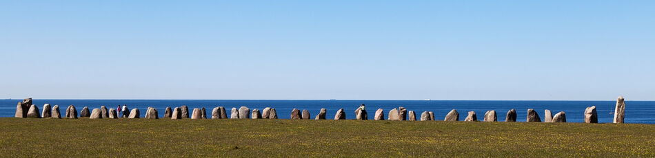 Steinreihe am Strand